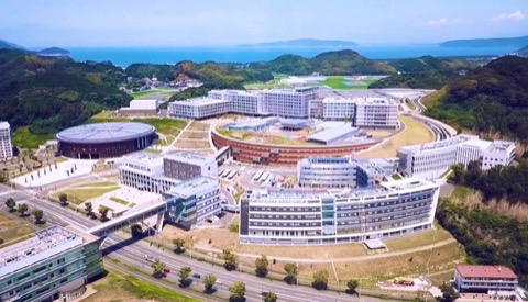 九州大学