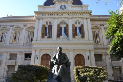 拉普拉塔国立大学