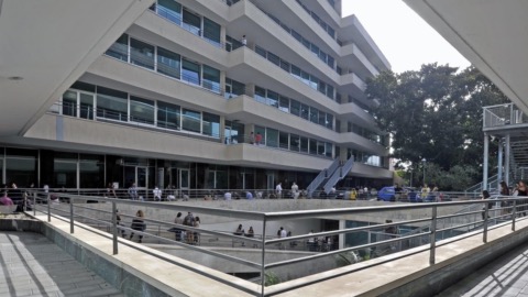 那不勒斯帕斯诺普大学