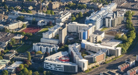 邓迪大学