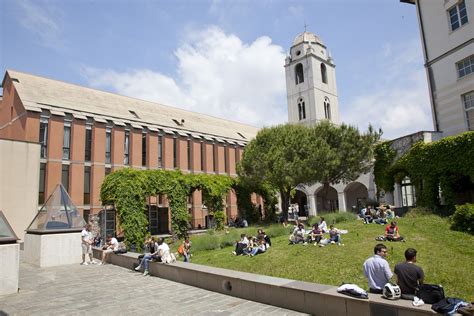 热那亚大学
