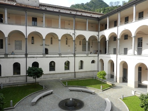 因苏布里亚大学