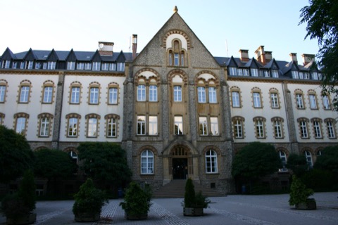 卢森堡大学