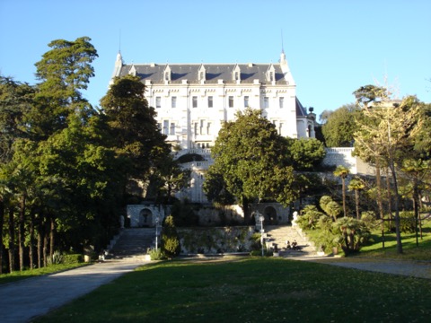 尼斯大学